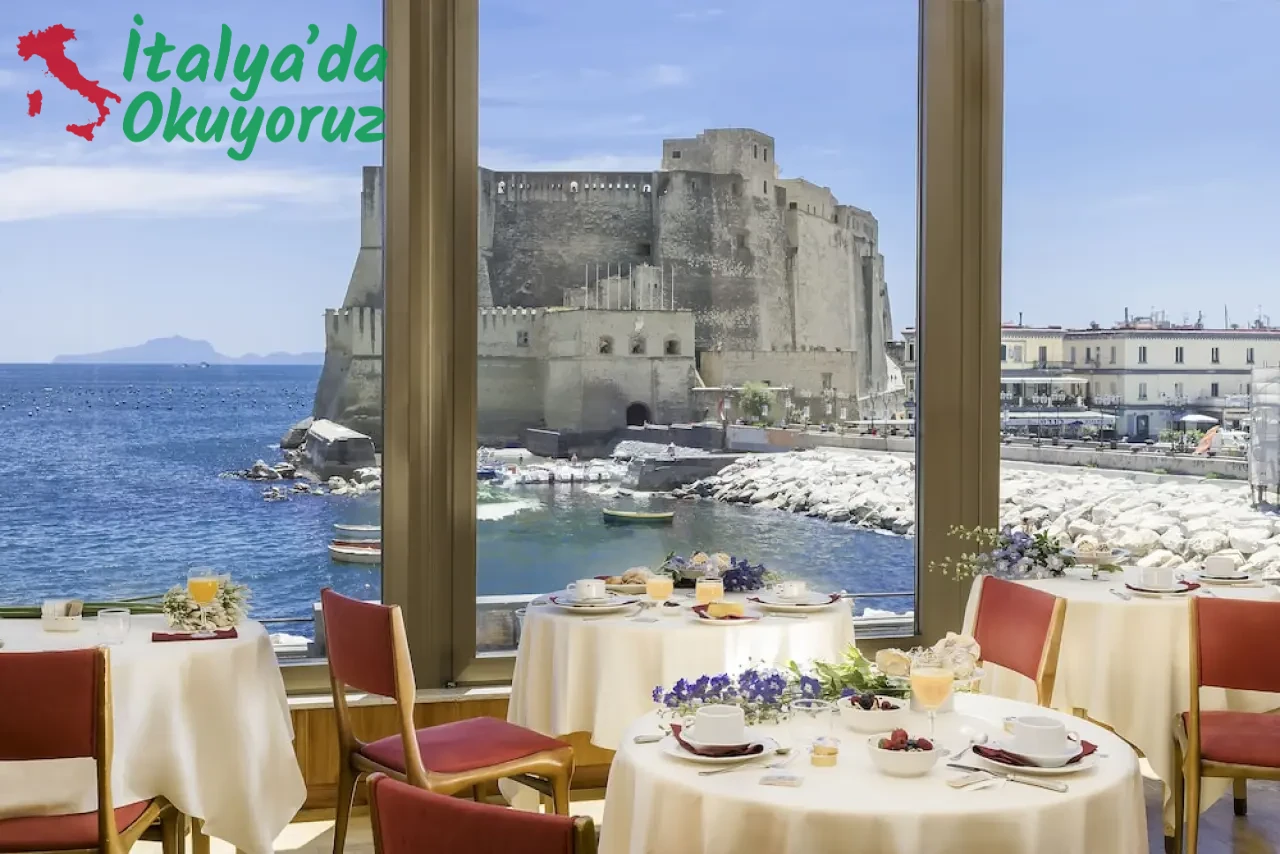 Napoli'de Hoteller: Şehir Merkezine Yakın, Lüks ve Uygun Fiyatlı Konaklama